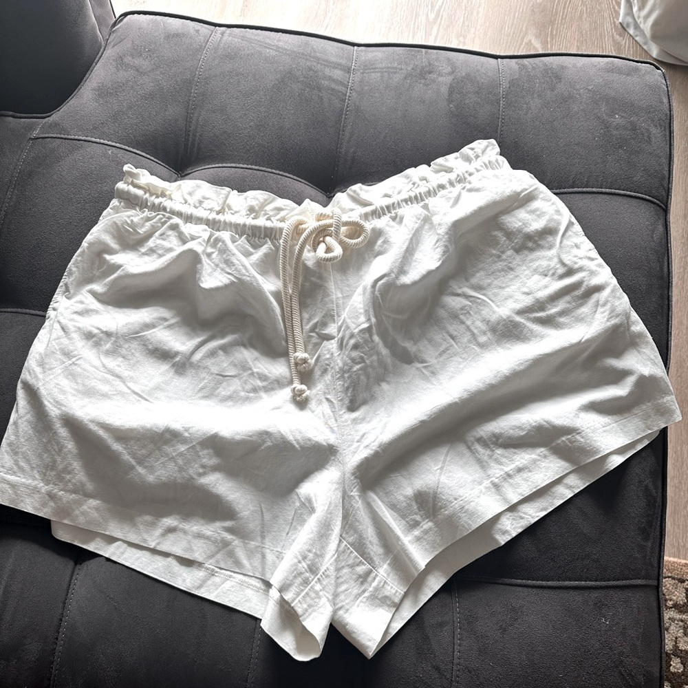 H&M white linen shorts with Drawstrings